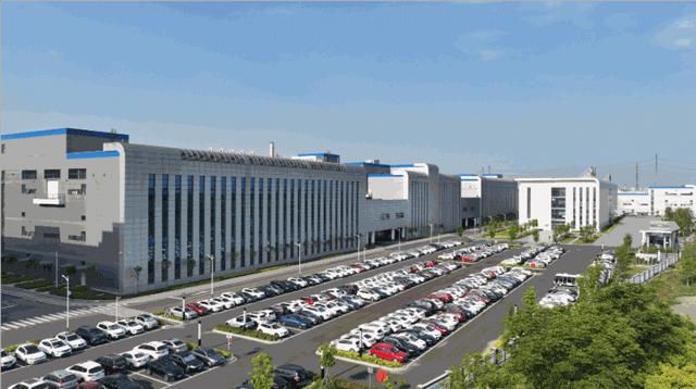 大體量建筑金屬外圍護綠色解決方案，助力構建新能源超級工廠(圖1)