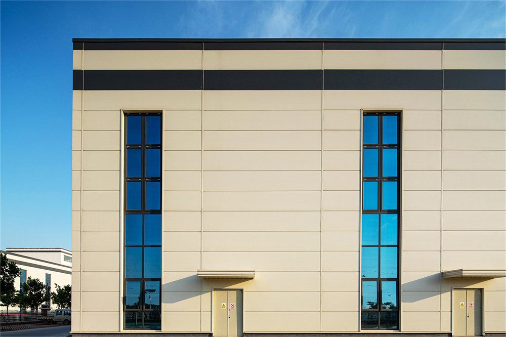 巖棉夾芯板在產(chǎn)業(yè)園中的應(yīng)用(圖10)