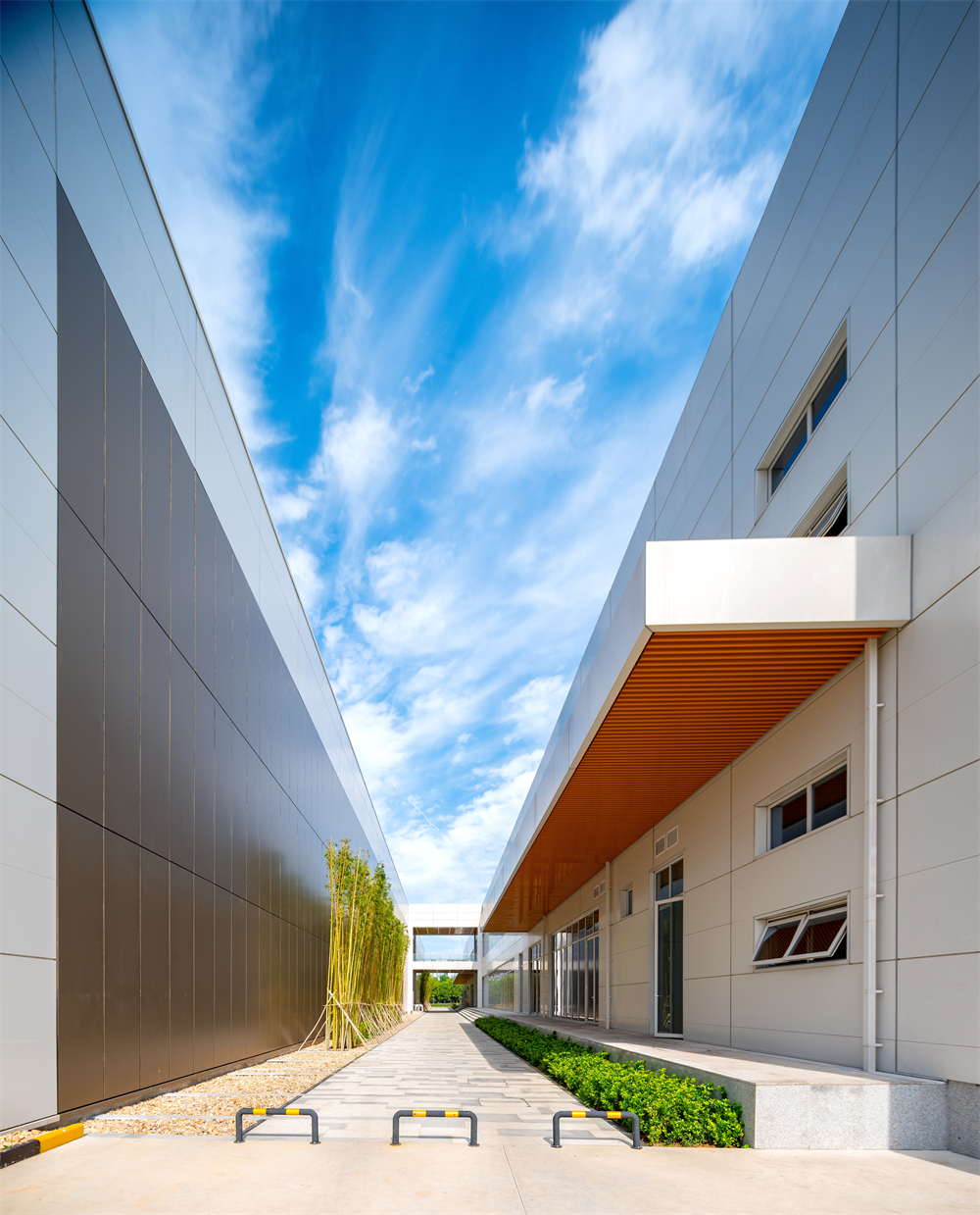 萬(wàn)事達(dá)金屬幕墻產(chǎn)品特點(diǎn)及其實(shí)際應(yīng)用(圖3) 萬(wàn)事達(dá)金屬幕墻產(chǎn)品特點(diǎn)及其實(shí)際應(yīng)用(圖3)