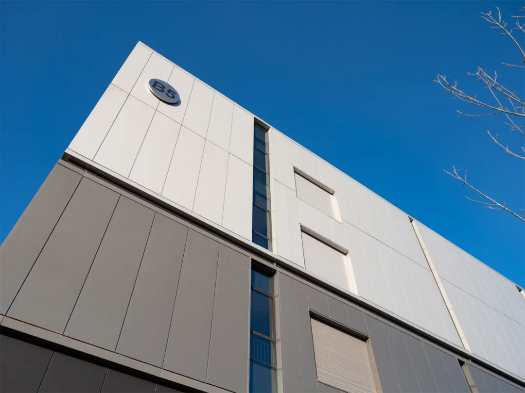 萬事達30天極速交付，賦能環磁山項目幕墻美學！(圖6)